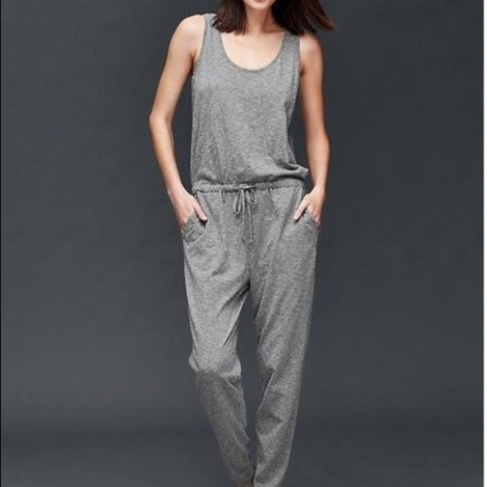 Gap grey sleeveless jumpsuit